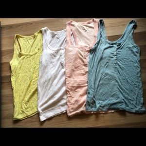 4 Aerie tanks size M/L